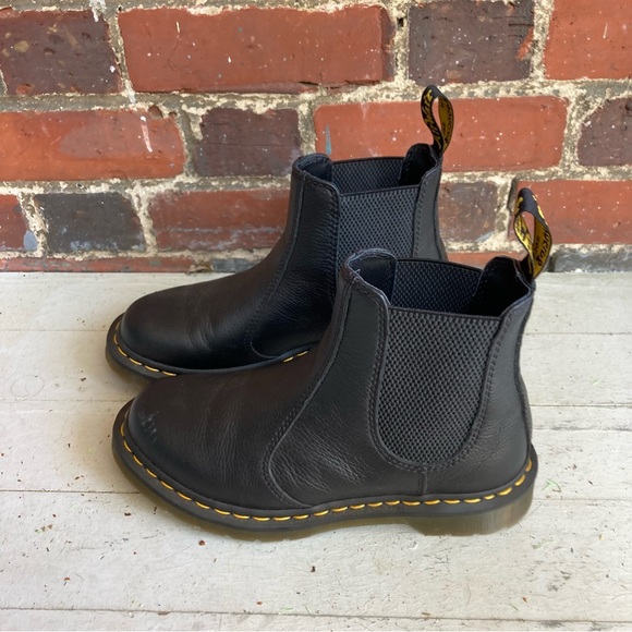 Dr Martens Chelsea boots docs black soft pebbled leather chunky boot lug sole - Picture 3 of 5